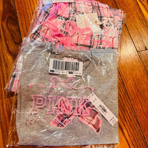 PINKxLoveShackFancy Gray Tee with sequin bow 🎀 and Pink Plaid Pajama Pants - Picture 4 of 9